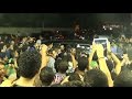 بالفيديو.. تامر حسني يثير أزمة في عزاء خالد صالح