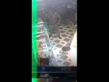 بالفيديو: رجل أمن سعودي يسرق جوالاً