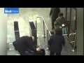 فيديو موقف محرج لرجل حاول التهرب من تذكرة المترو