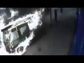 بالفيديو .. عامل مهمل يتسبب بحريق كاد يتحوّل إلى كارثة