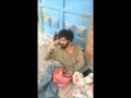 أذآن جميل بصوت احد المتشردين في الشارع "مشهد مؤثر "