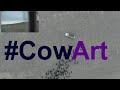 فيديو مزارع يرسم وجها مبتسما بأبقاره