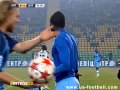 فيديو أغرب حالة طرد في الملاعب عفواً خارج الملعب