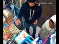 شاهد ماذا فعل صاحب سوبر ماركت بشاب سرق علبة بسكويت